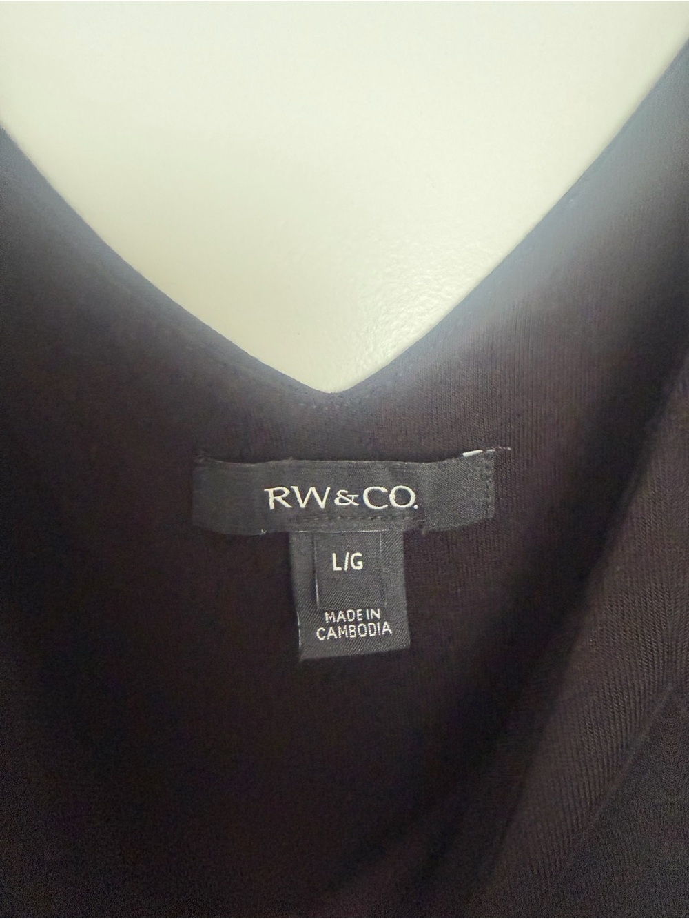 RW&CO. Black V-Neck Tank Top - Picture 2 of 2